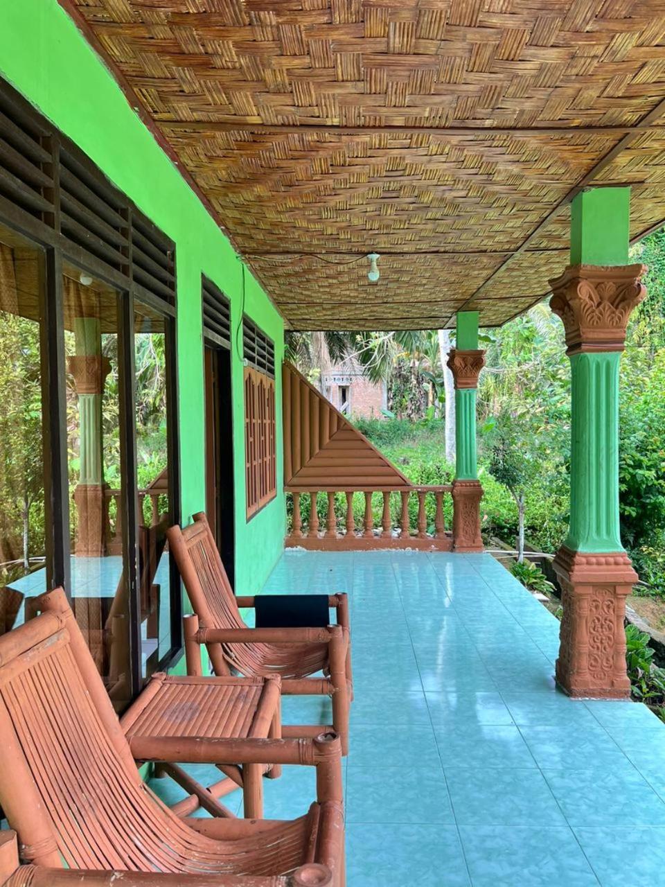 Wisma Batu Mandi Bukit Lawang Exterior foto