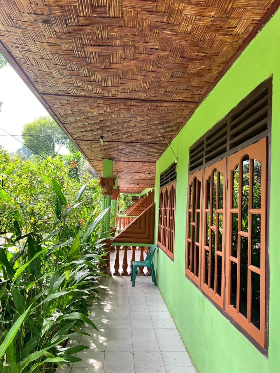 Wisma Batu Mandi Bukit Lawang Exterior foto