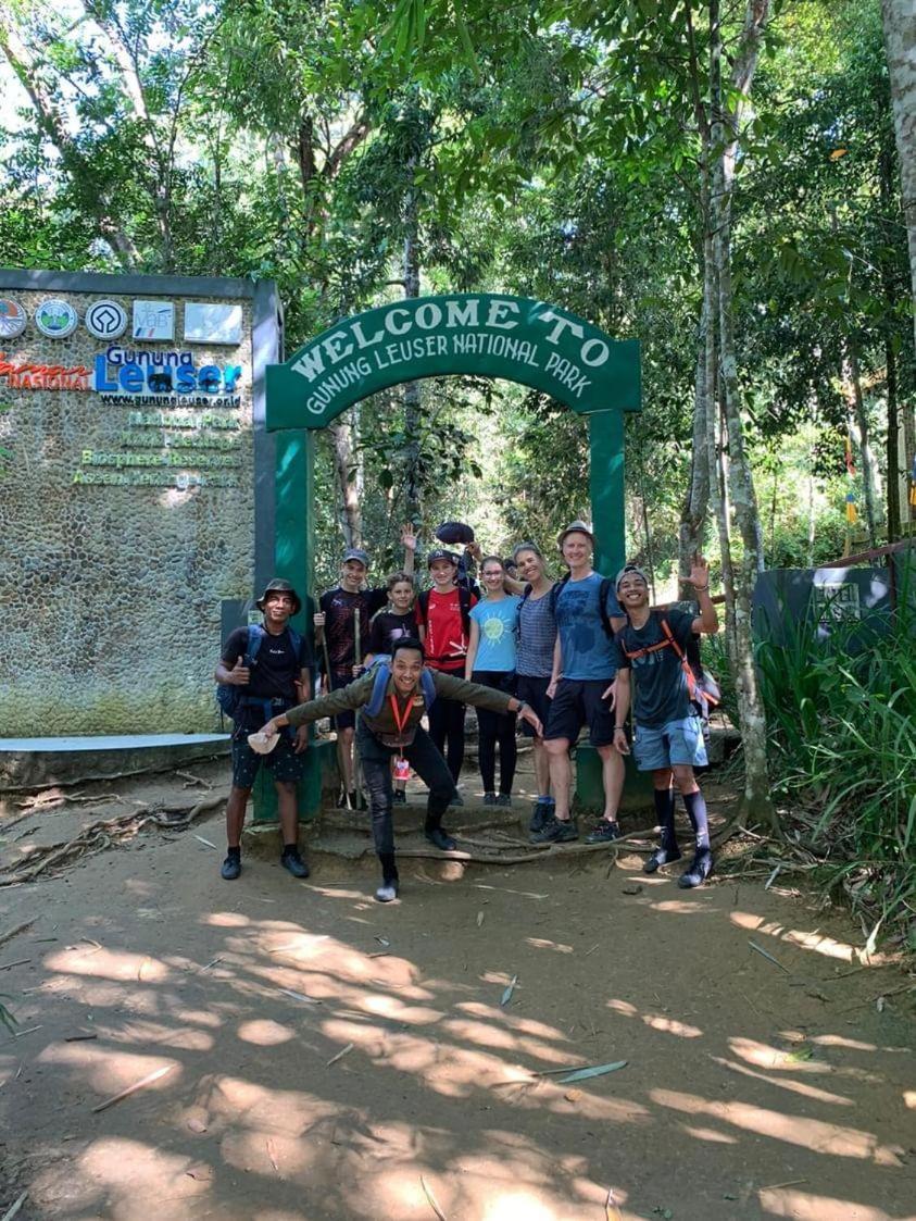 Wisma Batu Mandi Bukit Lawang Exterior foto